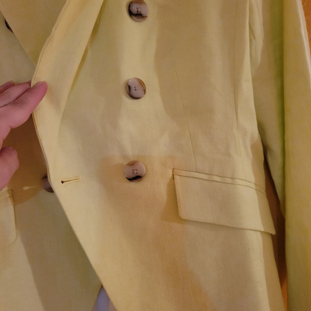 Yellow blazer - Picture 2 of 4